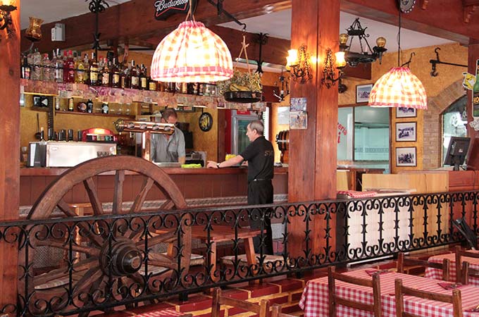 Calella Apartment Safari Bar