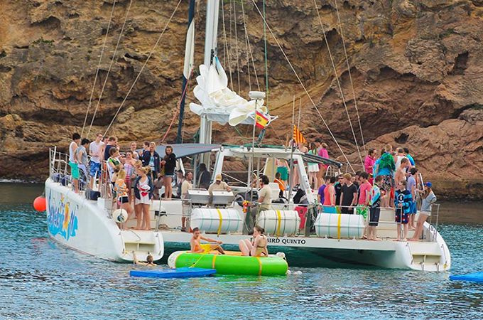 Calella Katamaran Meer