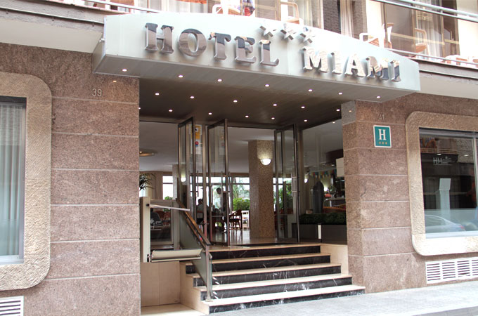 Eingang Hotel Miami 
